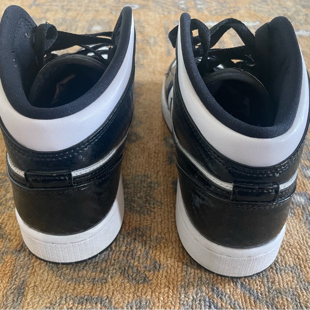 Air Jordan 1 Mid SE “All-Star 2021” Carbon Fiber GS 7Y or WMNS 8.5 DD2192-001 - Picture 5 of 12